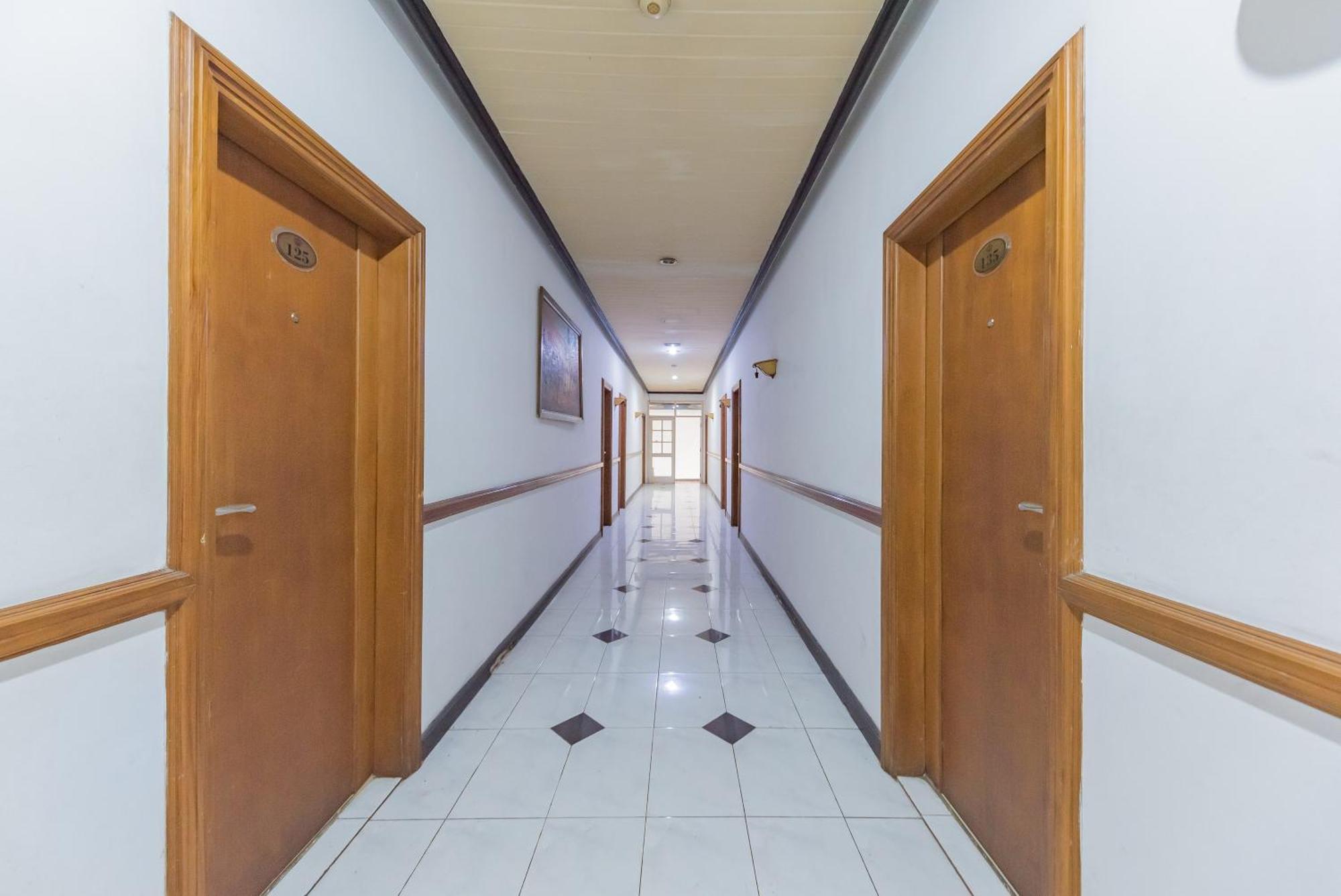 Urbanview Hotel Crown Tasikmalaya By Reddoorz Luaran gambar