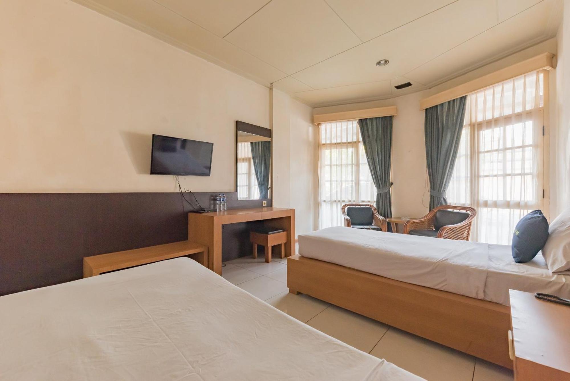 Urbanview Hotel Crown Tasikmalaya By Reddoorz Luaran gambar
