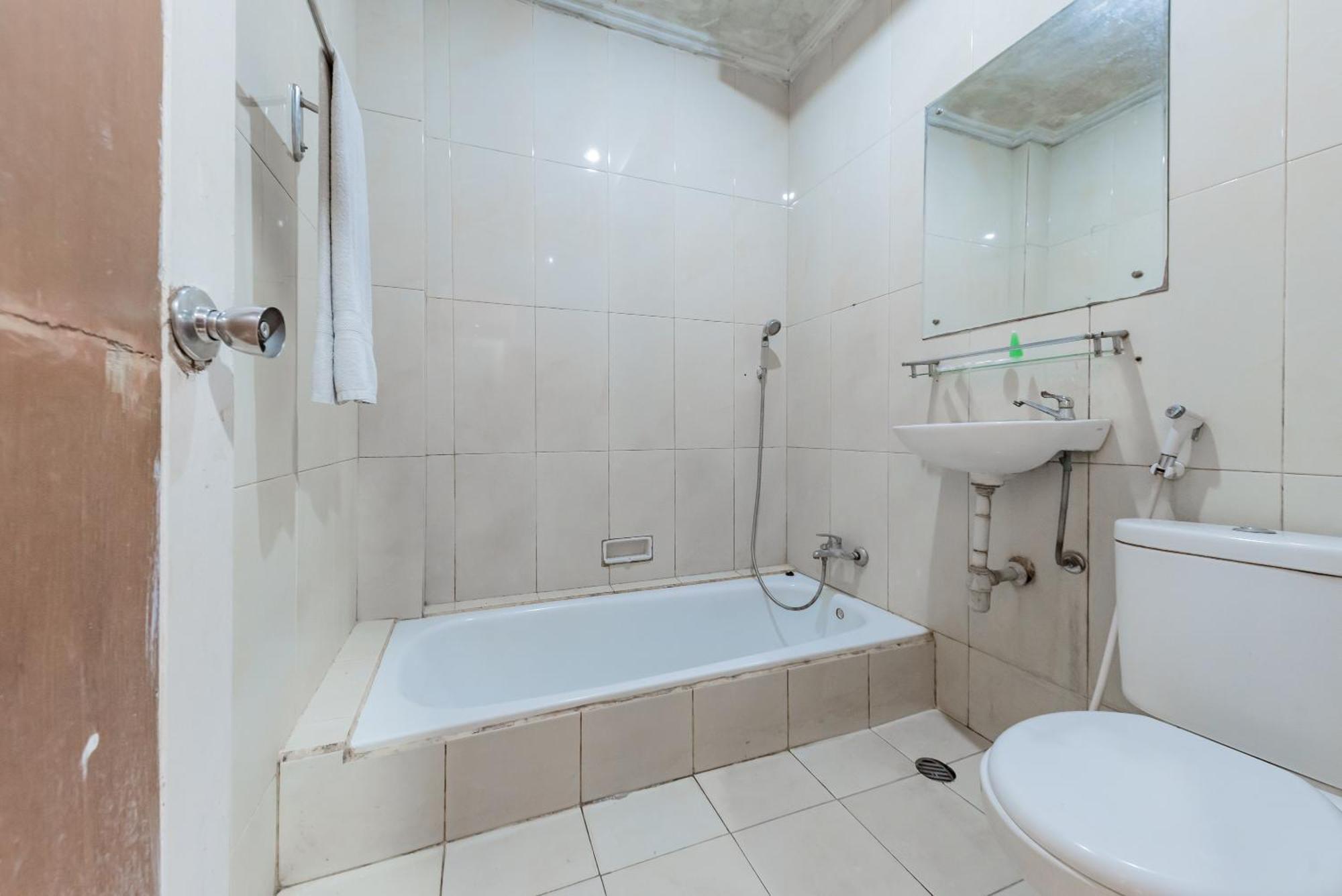 Urbanview Hotel Crown Tasikmalaya By Reddoorz Luaran gambar