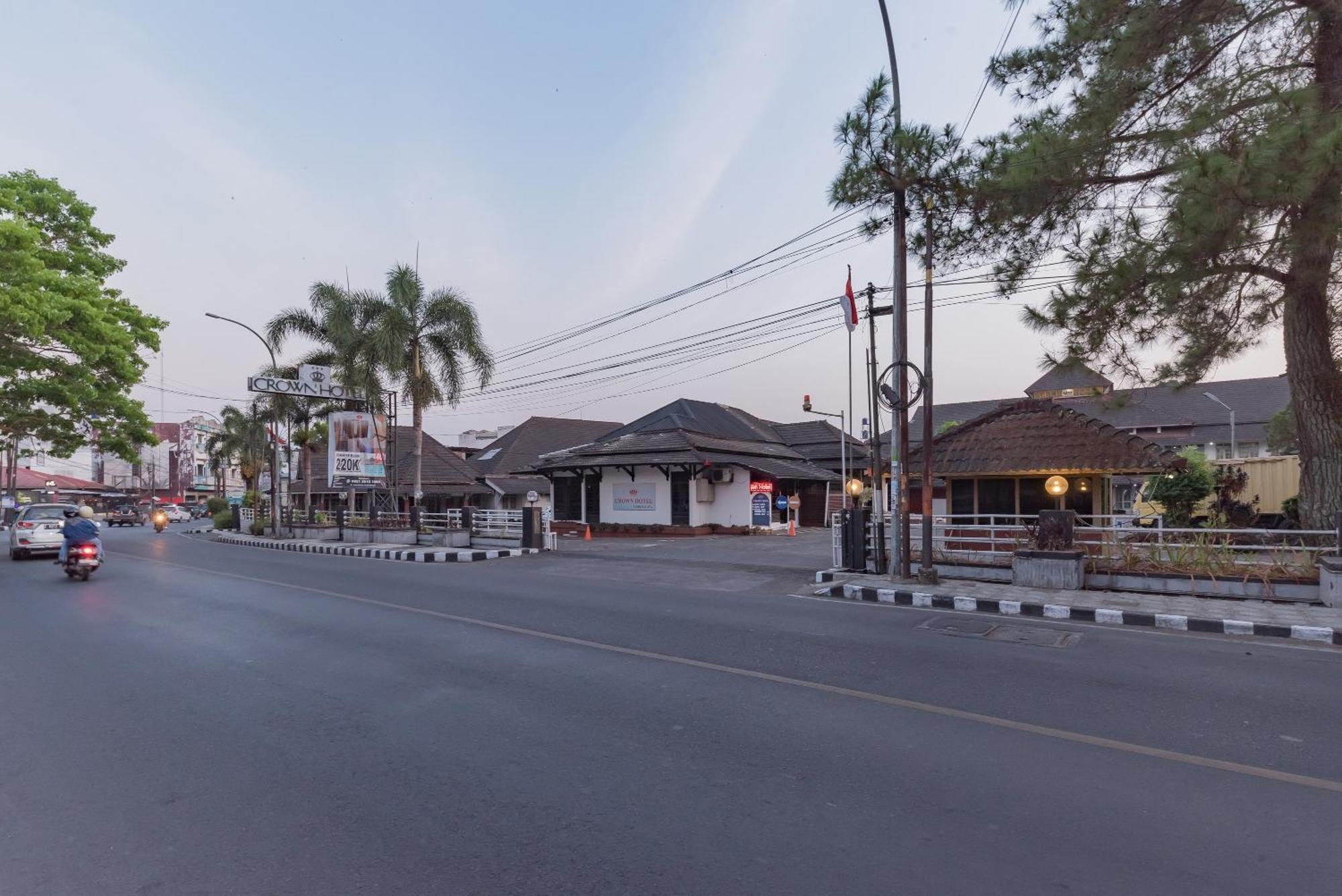 Urbanview Hotel Crown Tasikmalaya By Reddoorz Luaran gambar