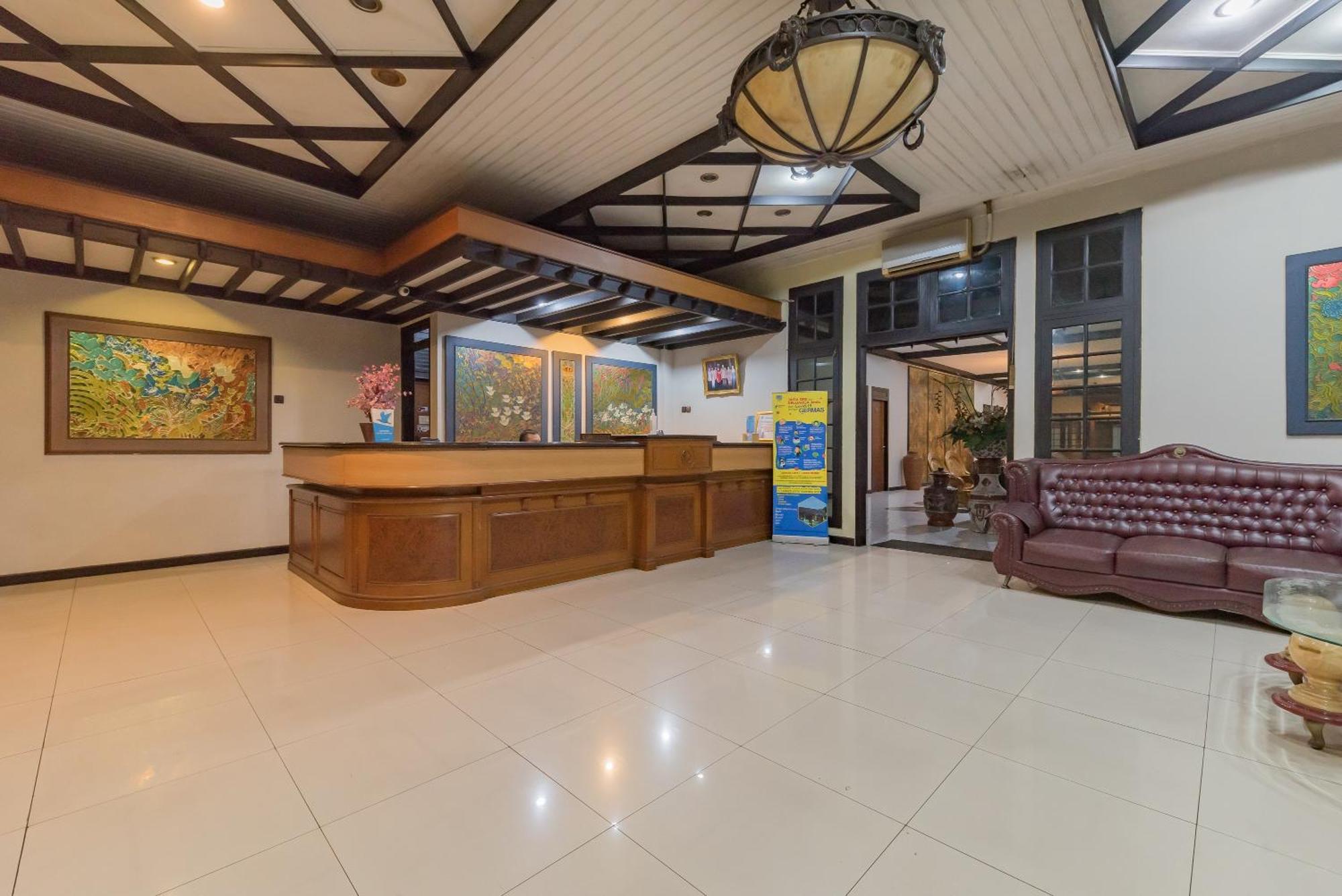 Urbanview Hotel Crown Tasikmalaya By Reddoorz Luaran gambar