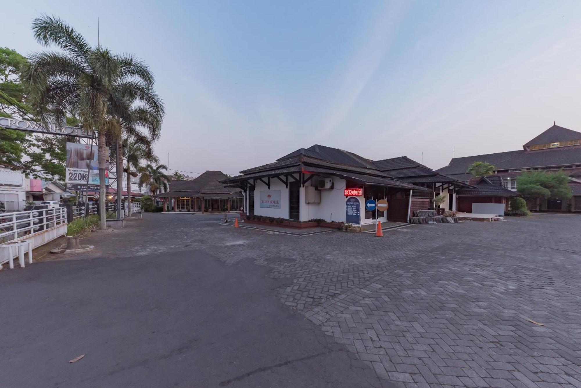 Urbanview Hotel Crown Tasikmalaya By Reddoorz Luaran gambar